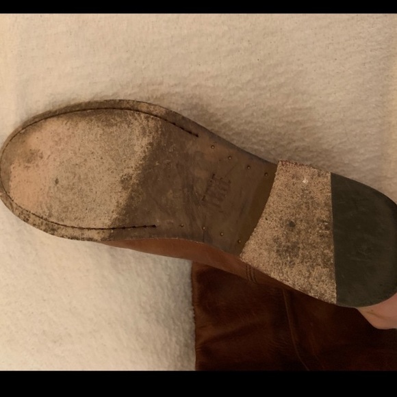 Size 8 Frye boots - Picture 5 of 6